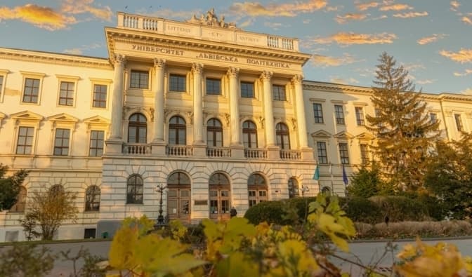 Яку зарплату отримують викладачі у «Львівській політехніці»