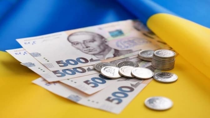 У чиновників в Україні значно зросла середня зарплата