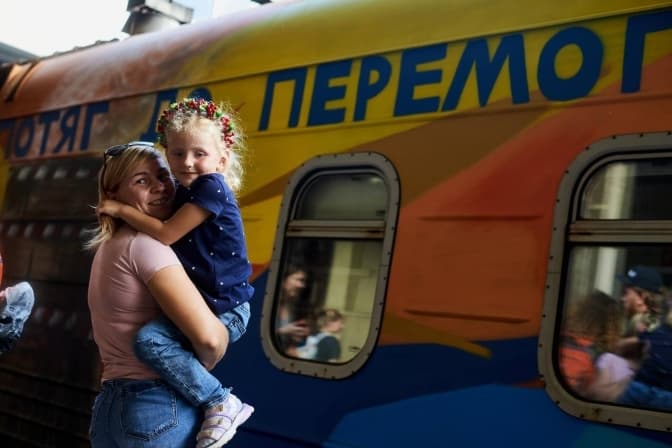 «Потяг перемоги». Укрзалізниця випустила вагони, присвячені тимчасово окупованим територіям