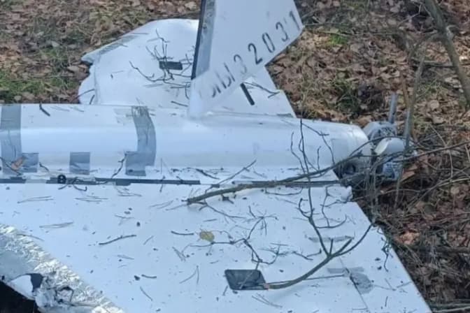Один із знайдених російських дронів у Польщі. Фото: RMF