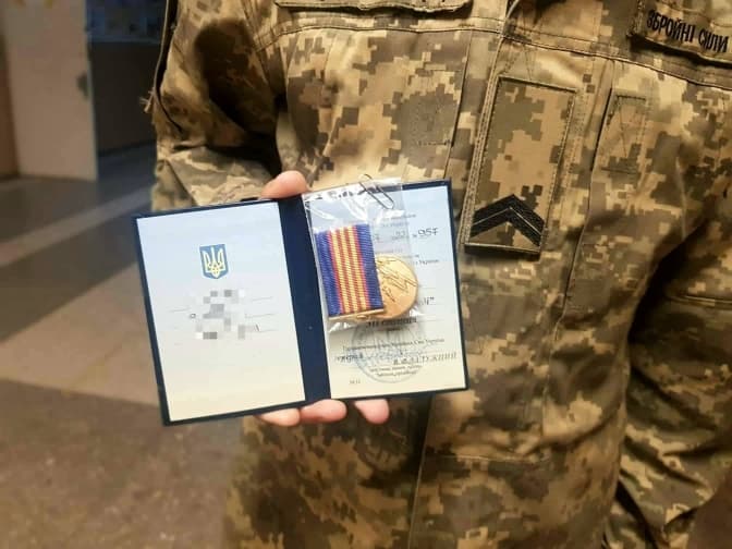 Бійців львівської тероборони нагородили почесними відзнаками