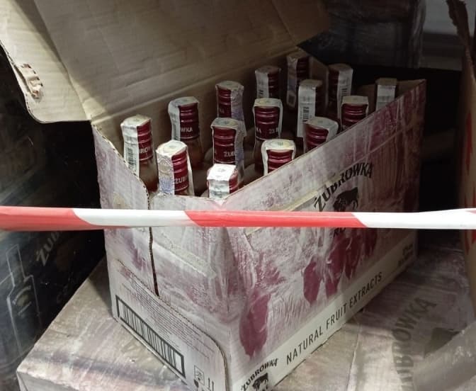 Біля Львова знайшли понад 250 тис. пляшок алкоголю росіянина. Їх продадуть