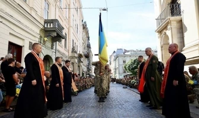 У Львові попрощаються з трьома військовими, які загинули на фронті