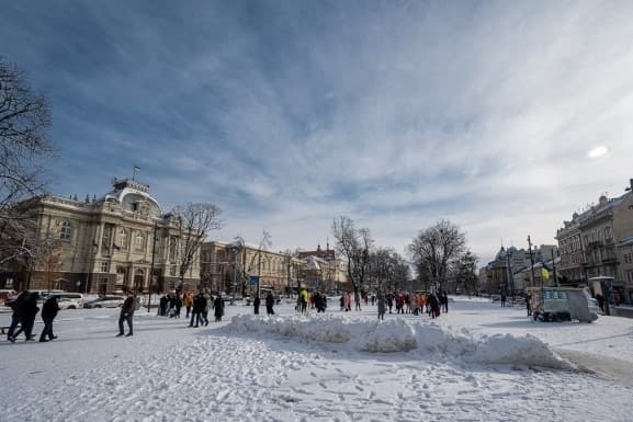 Сильні морози на Львівщині - коли потепліє, у Львові збудують сучасну школу з дитсадком та що з опаленням у Києві. Ключове за 30 січня