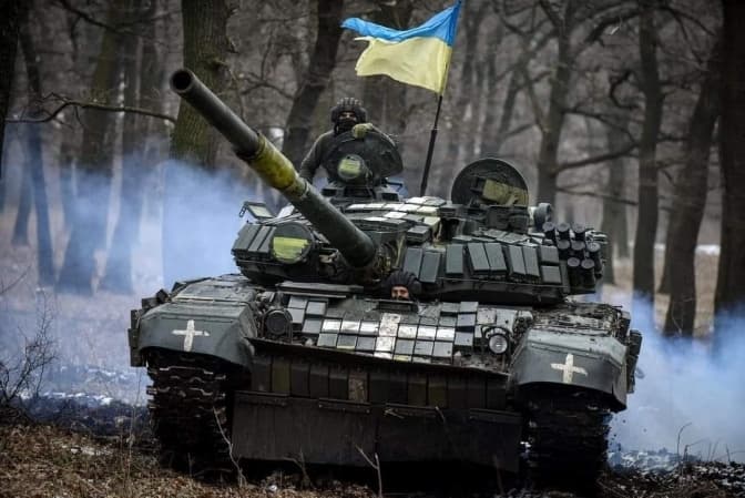 Звільнення на Митниці, обшуки в податковій та Україна напередодні «активної фази» війни. Підсумки доби