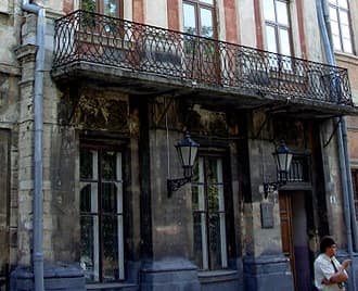 площа Ринок,8/uk.wikipedia.org