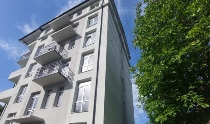 Після шести років судів у Львові демонтують незаконний шестиповерховий будинок