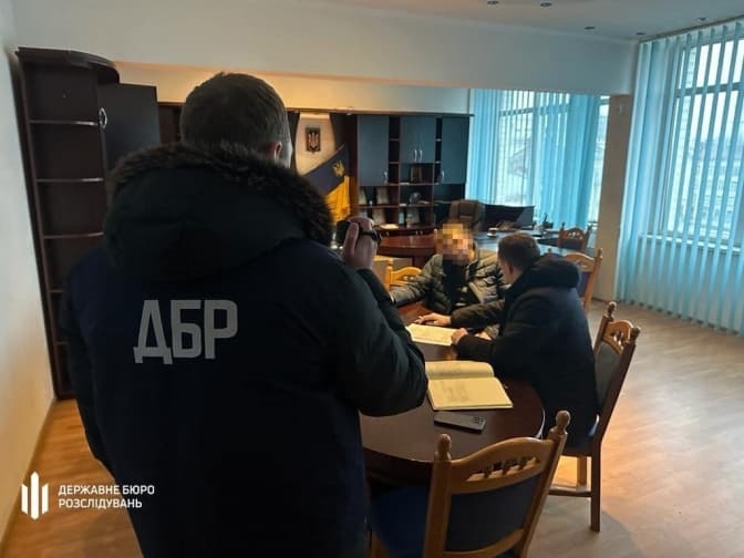 Посадовця Держгеокадастру викрили на махінаціях з землею для будівництва дороги у Львові
