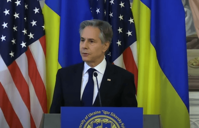 «США підтримуватимуть Україну від авіації до ППО, від дронів до розмінування», – Блінкен