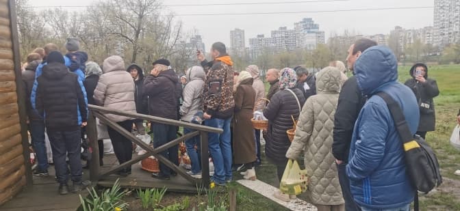 Як в радянський час у Львові проходили гаївки та кияни на Великдень утворили масові черги. Підсумки доби