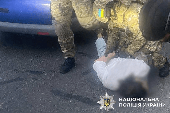 Чоловік, який побив велосипедиста в Києві, виявився фігурантом справи про постачання неякісних курток ЗСУ
