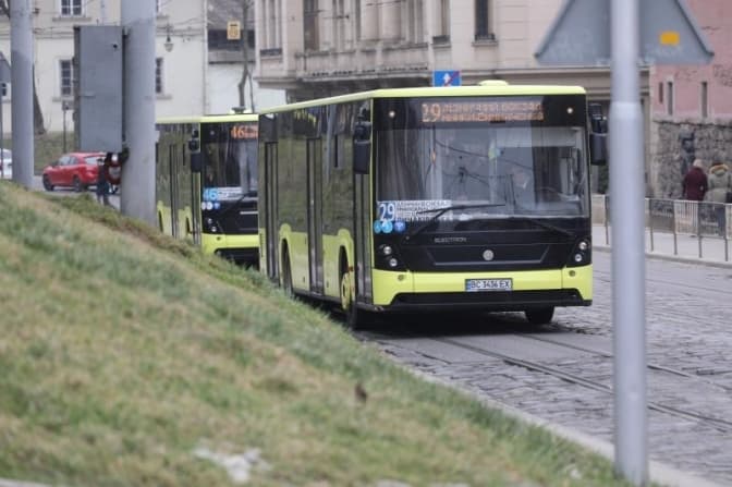 В Україні запускають проєкт з навчання жінок-водійок автобусів