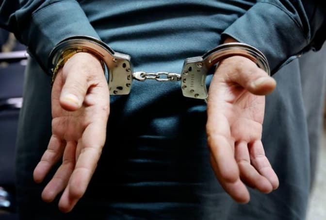 У Києві два підприємці забезпечували діяльність виробництва форми для силових структур росії