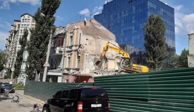 Прокуратура оскаржує рішення суду щодо знесення Поліцейської дільниці на Подолі