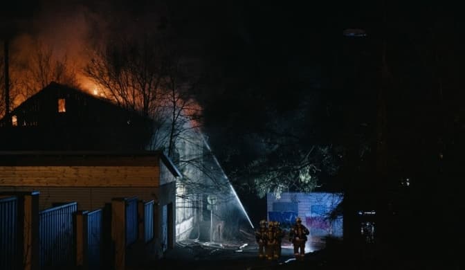 В Києві вночі горіла сторічна будівля
