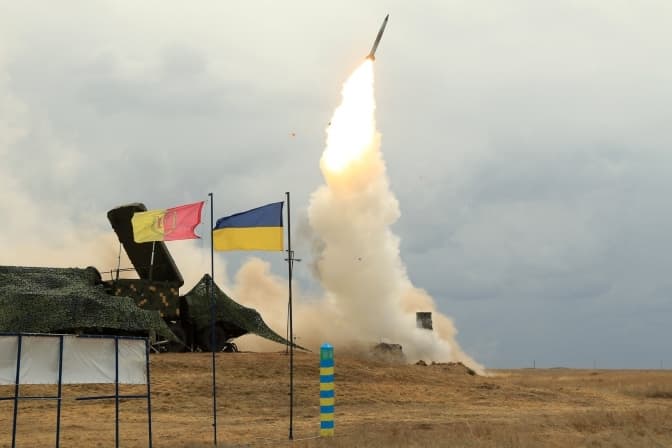 Українські військові збили російські вертоліт і штурмовик