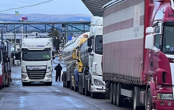Польські фермери заблокували шостий пункт перетину кордону з Польщею
