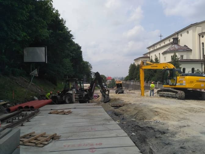 Із понеділка планують відкрити для проїзду частину Личаківської