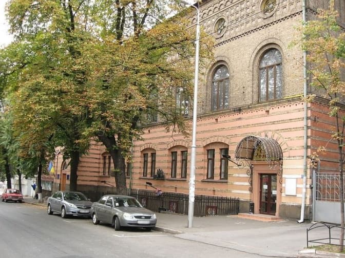 Приміщення університету Карпенка-Карого в Києві повернули у державну власність