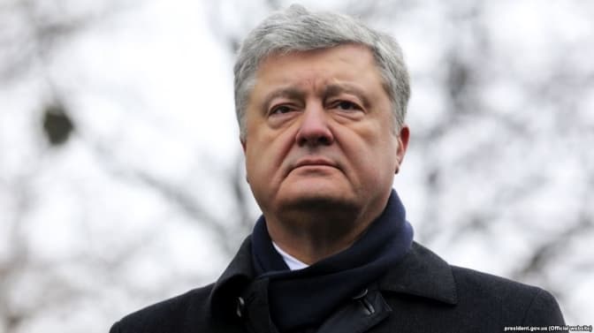 Петро Порошенко визнав поразку і пообіцяв залишитись в політиці