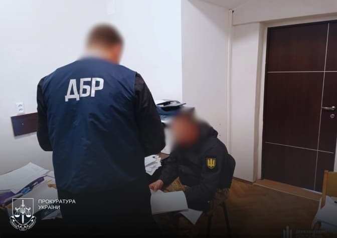 Переламав плече під час перевірки документів. У Львові колишній військовий ТЦК постане перед судом