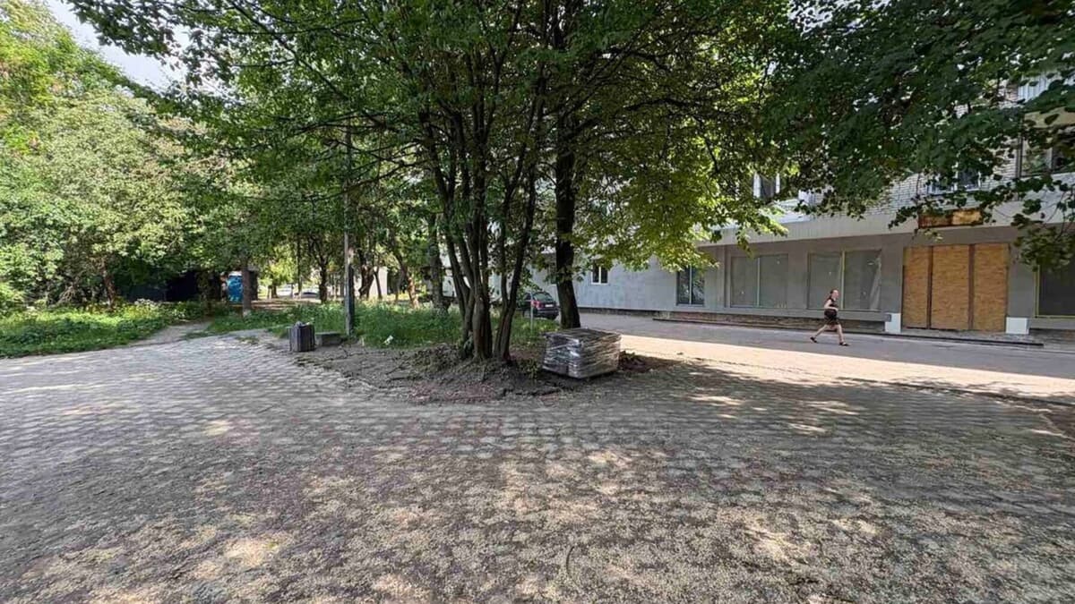 На вулиці Роксоляни у Львові завтра почнуть облаштовувати простір біля майбутнього ЦНАПу. Що зміниться