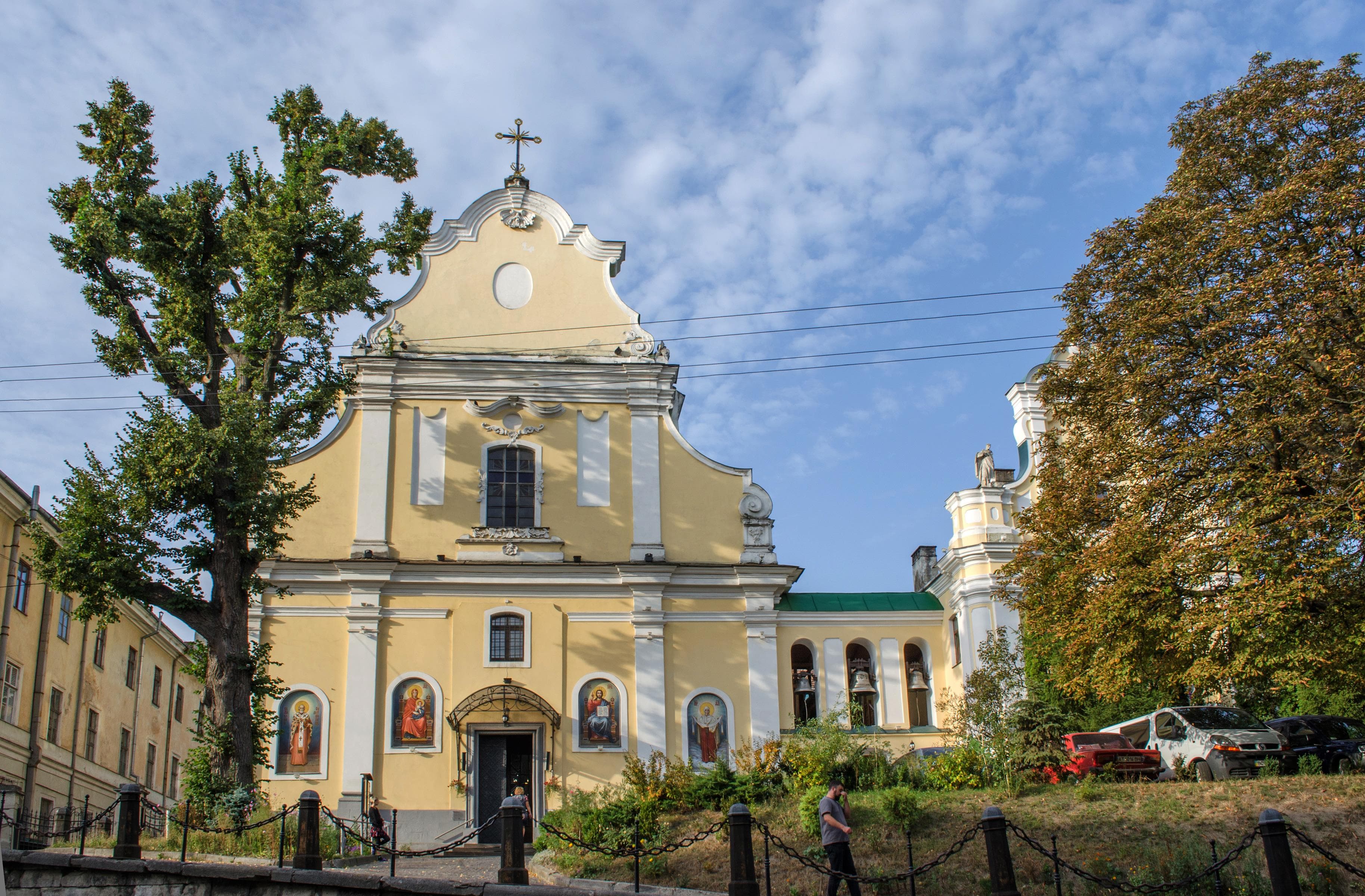 Свято-Покровський кафедральний собор Львівсько-Сокальської єпархії ПЦУ (вул. Грушевського, 2)/ фото: Вікіпедія