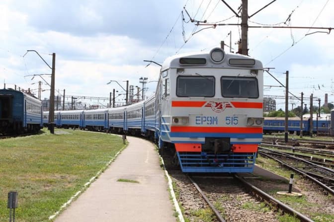 На маршруті Львів-Сянки курсуватиме оновлена електричка. Фото