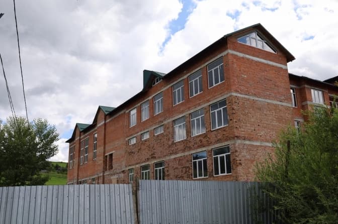 Школа на Львівщині, яку почали зводити ще 15 років тому, здорожчала у понад вісім разів. Коли її добудують