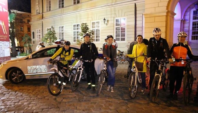 Патрульні у Львові проведуть нічний велоквест. Як долучитися