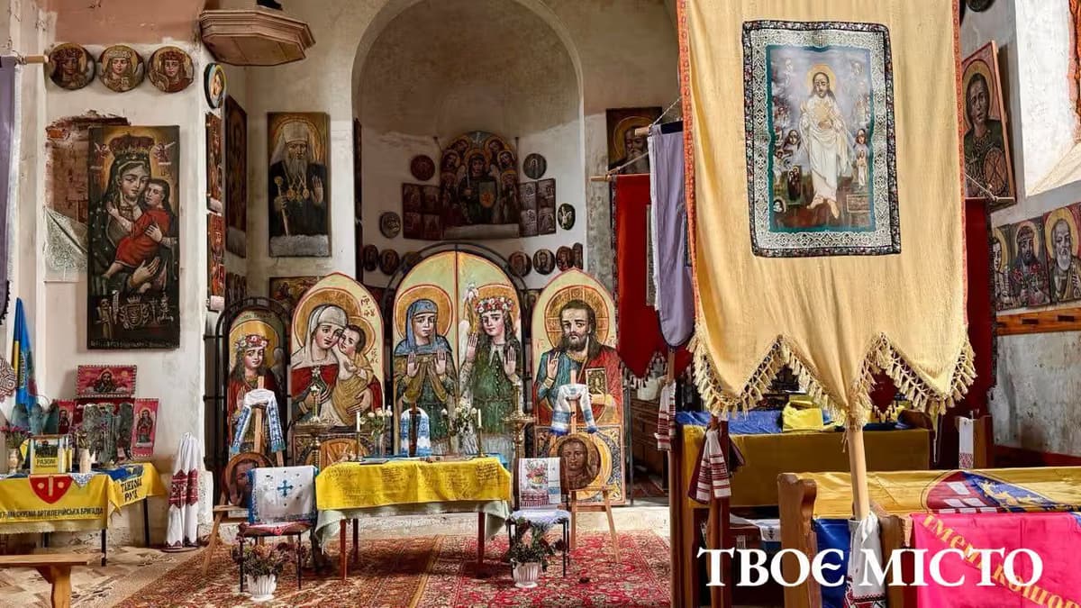 400-річні дошки зі старих церков Дрогобича стали основою іконостасу Пантеону Героїв