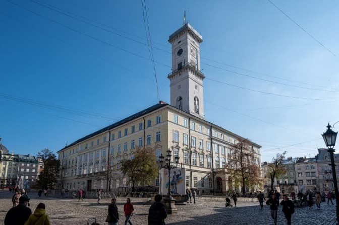 Коли можна піднятися на Ратушу у Львові і скільки це коштує