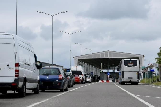 На кордоні з Польщею утворились черги. Де найбільше авто