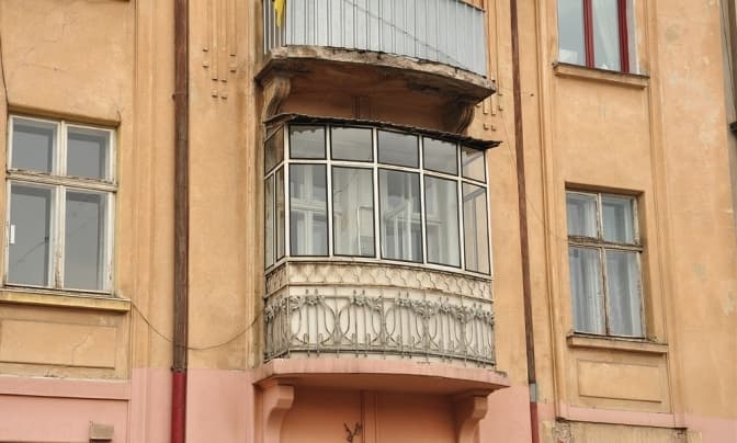 «То не вольно». Як у Львові домовляються не склити балкони