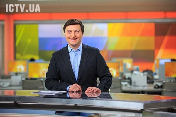 У Києві уламки російського «шахеда» зруйнували квартиру телеведучого