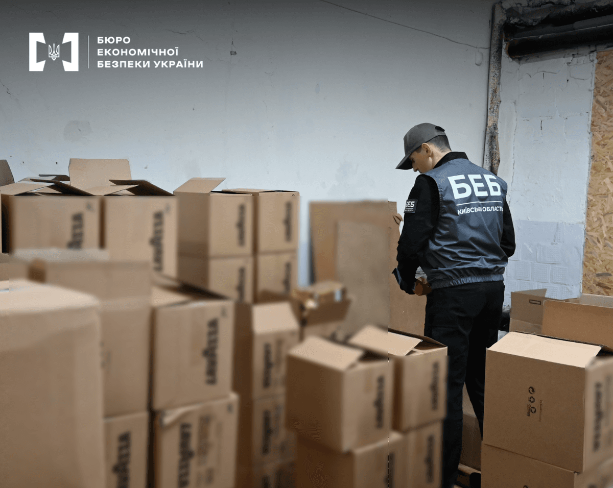 На Київщині припинили діяльність масштабного цеху з виробництва підробленої кави світових брендів