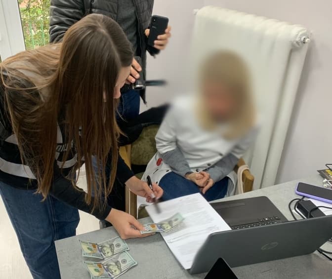 У Львові медики за хабар допомагали ухилянту отримати фальшиву групу інвалідності