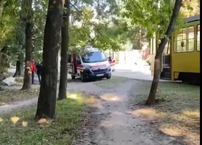У Львові жінка потрапила під колеса трамвая