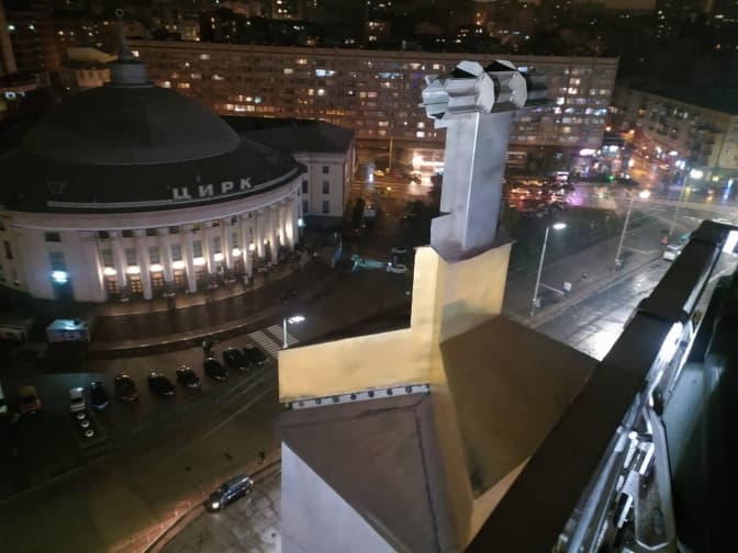 Радянську зірку з обеліска на Галицькій площі в Києві передали до музею