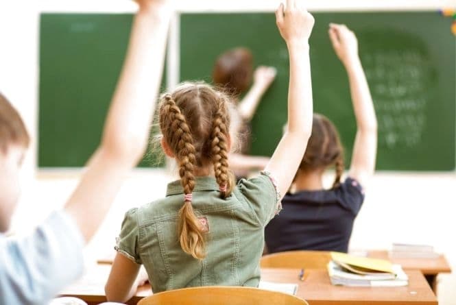 На Львівщині 95% учнів навчаються в школах очно або у змішаному форматі