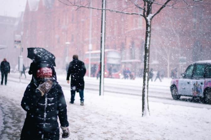 Як 30 см снігу «паралізували» весь Львів та коли припиниться негода. Головне за добу