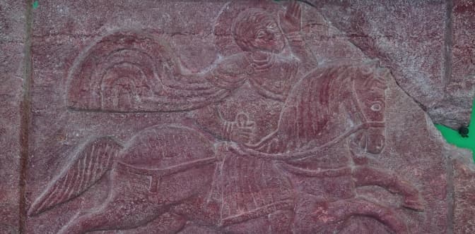 У Києві зацифрували плиту з рельєфом вершника, якій близько тисячі років