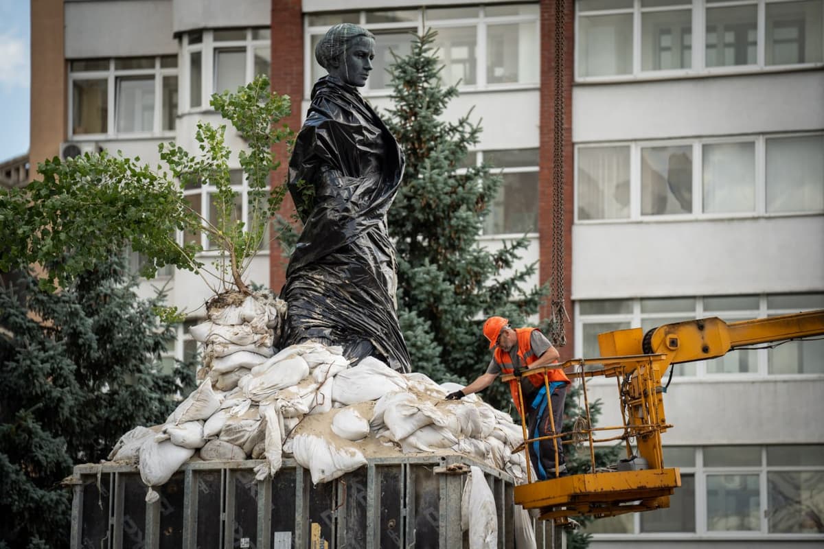 Why protective structures of monuments are being dismantled in Kyiv. Kyiv City State Administration's explanation