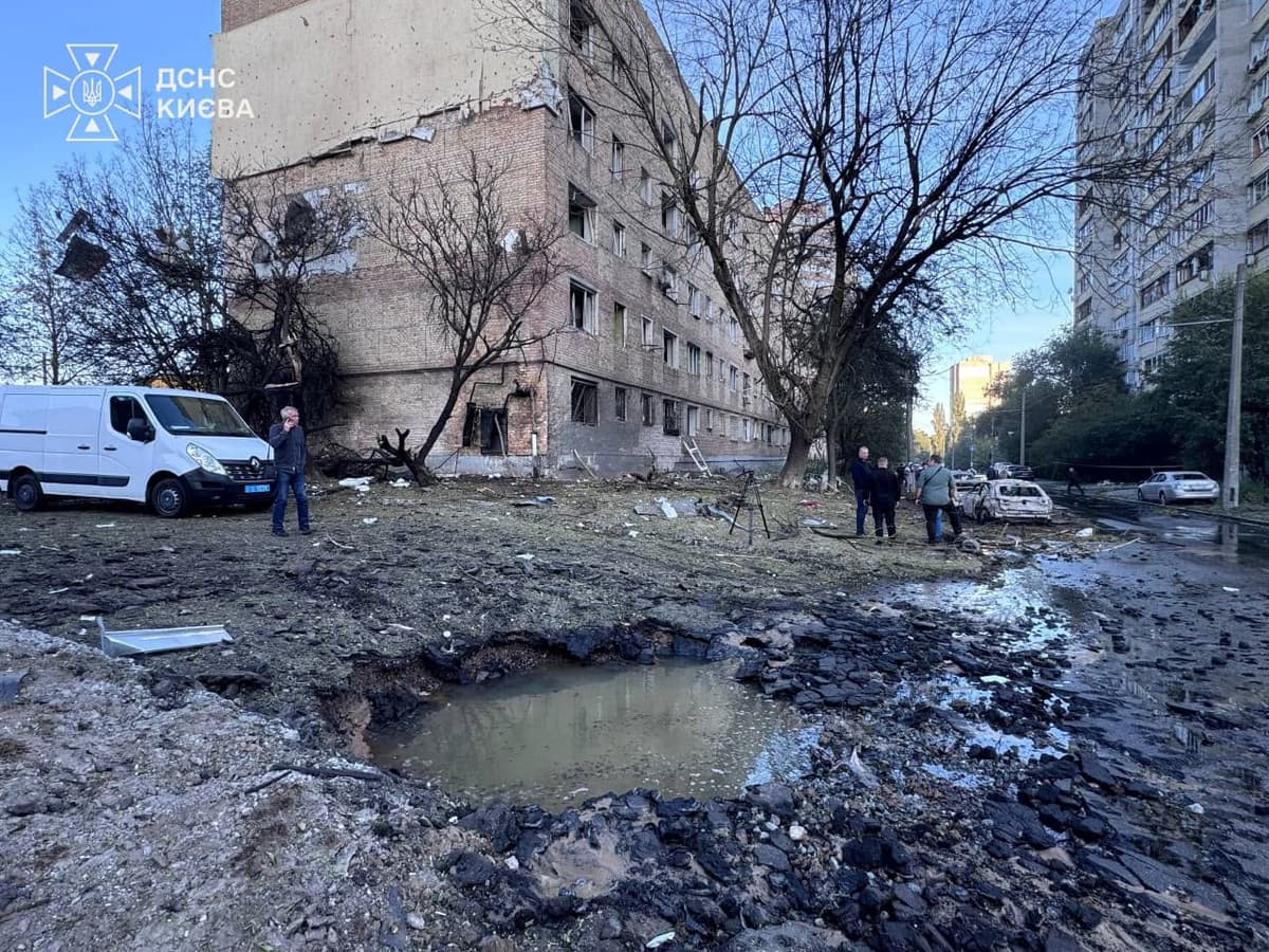 Ракетний удар по Києву: пошкоджено понад 50 об'єктів, є загиблі та поранені