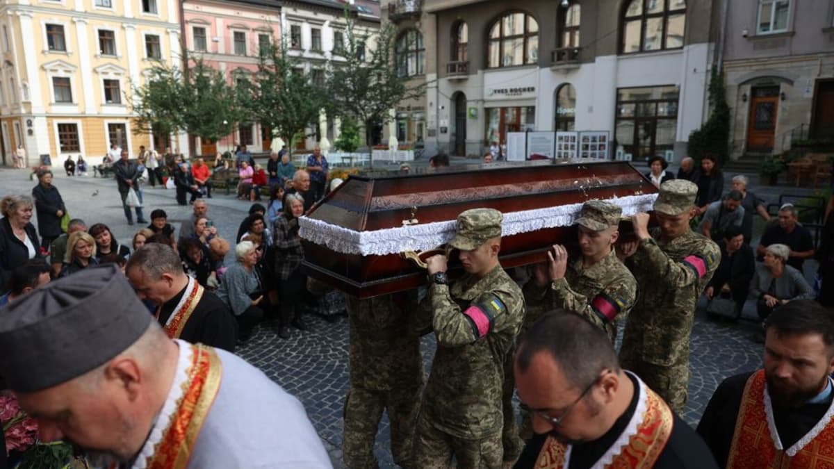 Завтра Львів попрощається із трьома Захисниками