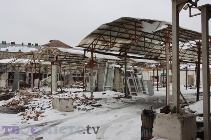 У Львові почали демонтувати частину ринку «Добробут». Фото