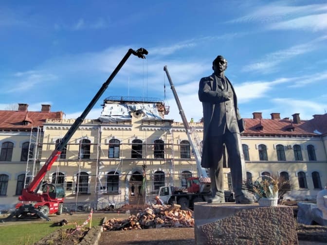 На якому етапі відновлення університету біля Львова, який постраждав від російських дронів