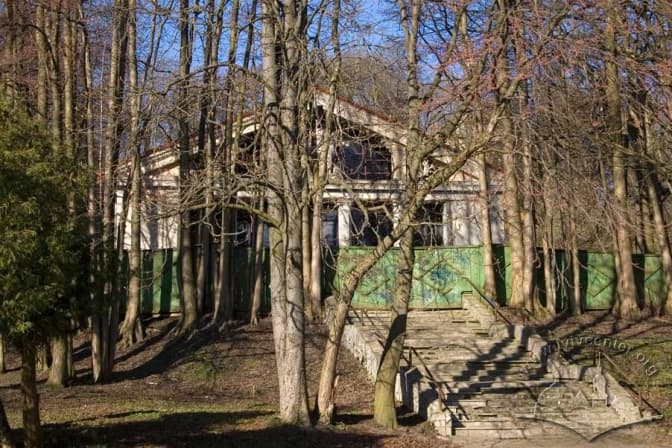 У Парку культури замість кінотеатру буде ресторан