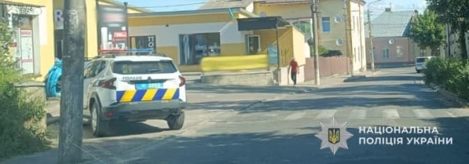 На Львівщині автомобіль збив 19-річну дівчину. Постраждала в лікарні