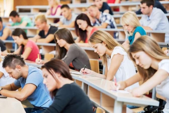 Стипендії студентів значно зростуть. Коли і на скільки
